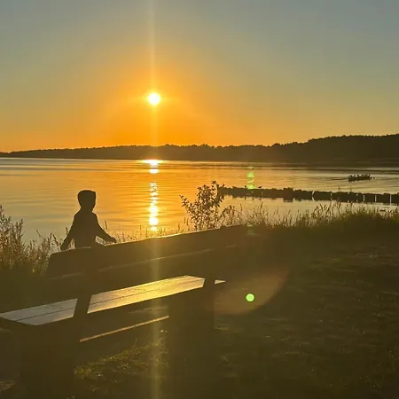 بيت للعطل 500m Zum - Achterland - Sauna, Kamin, Wlan Und Ein Grosser Garten Kamminke